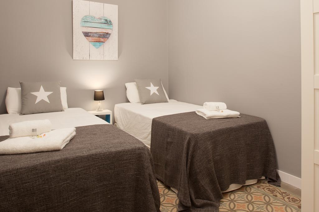 ברצלונה Enjoy Apartments Sofia מראה חיצוני תמונה